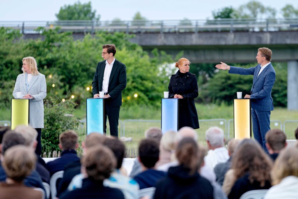  Demokratiets aften på plænen bag DR Byen. Kåre Quist er vært. Foto: Agnete Schlichtkrull